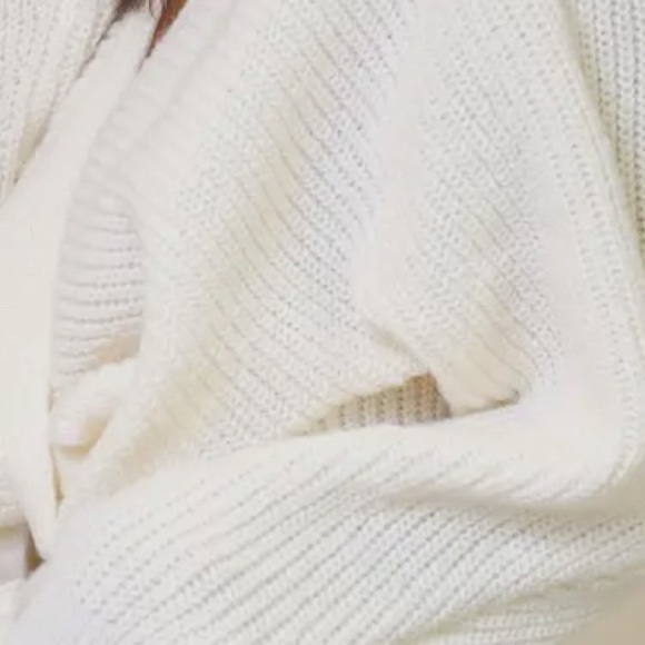 Cream Cable Knit Sweater - Picture 8 of 9